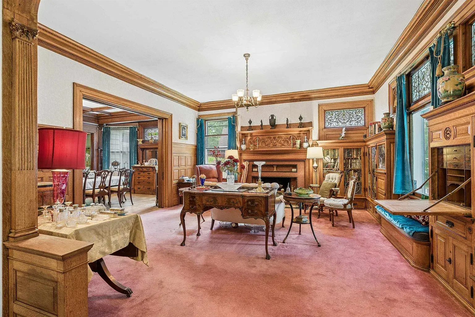 1897 Victorian house Springfield Vermont - 10 - living room.webp