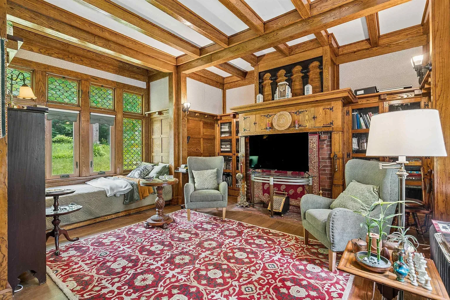 1897 Victorian house Springfield Vermont - 20 - relax spot.webp