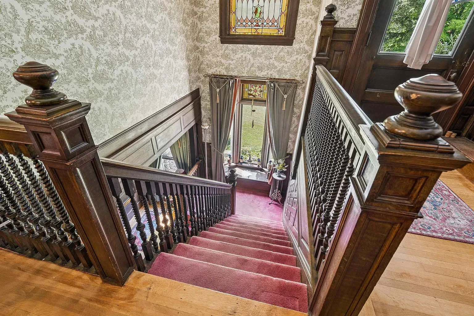 1897 Victorian house Springfield Vermont - 25 - stairs.webp