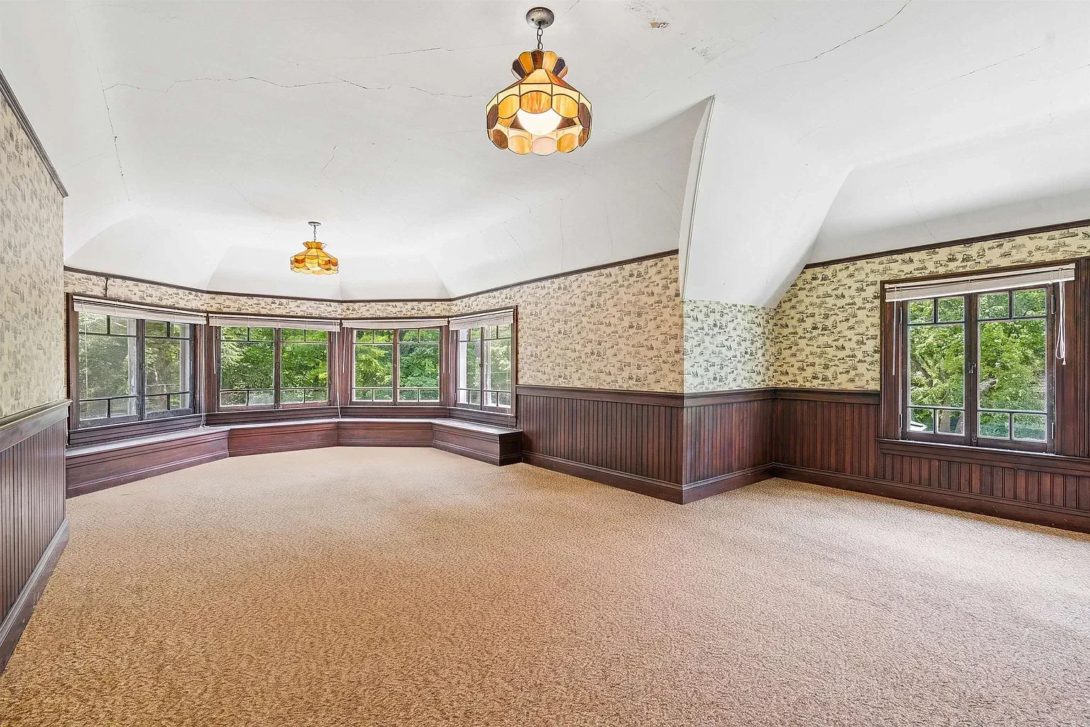 1897 Victorian house Springfield Vermont - 33 - top floor.webp