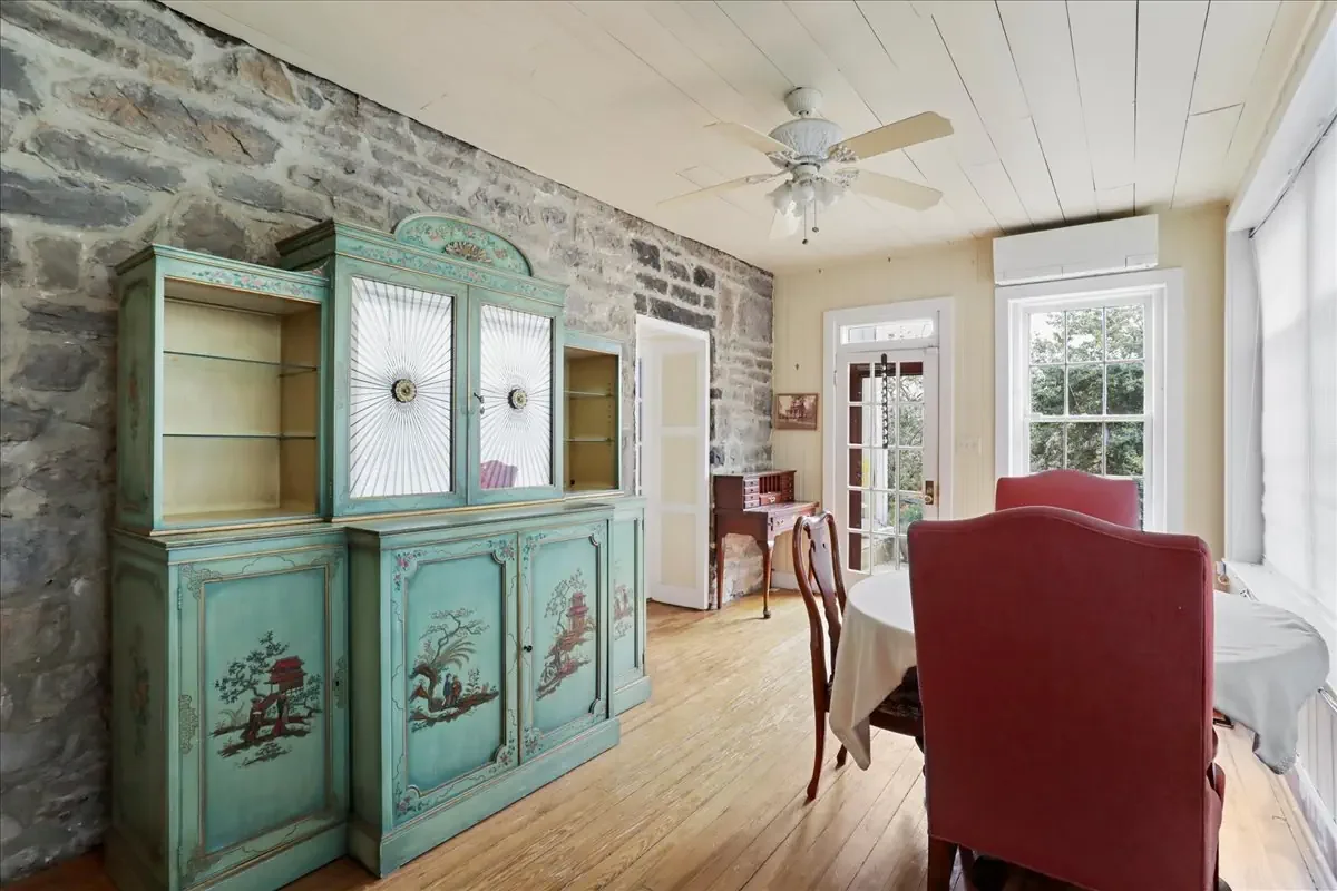 The Mitchell Shook House 1783 Federal style Greencastle Pennsylvania (17).webp