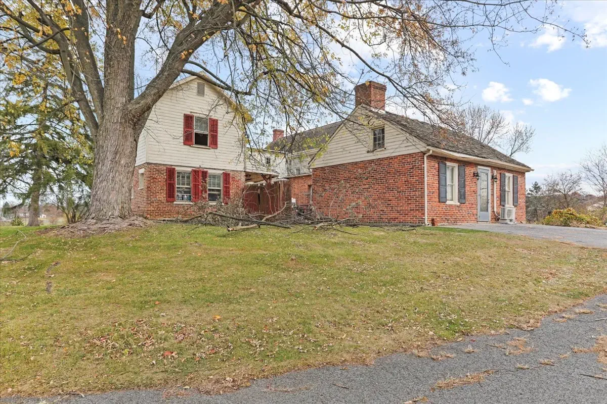 The Mitchell Shook House 1783 Federal style Greencastle Pennsylvania (27).webp