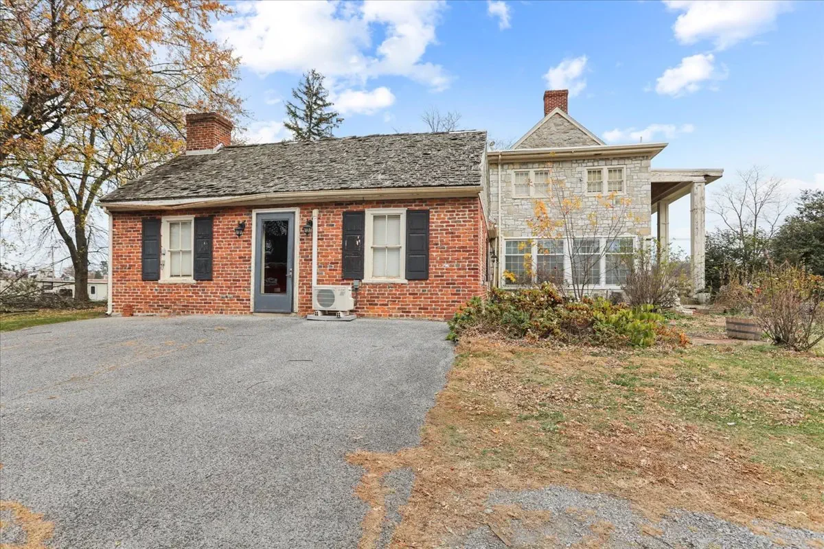 The Mitchell Shook House 1783 Federal style Greencastle Pennsylvania (30).webp