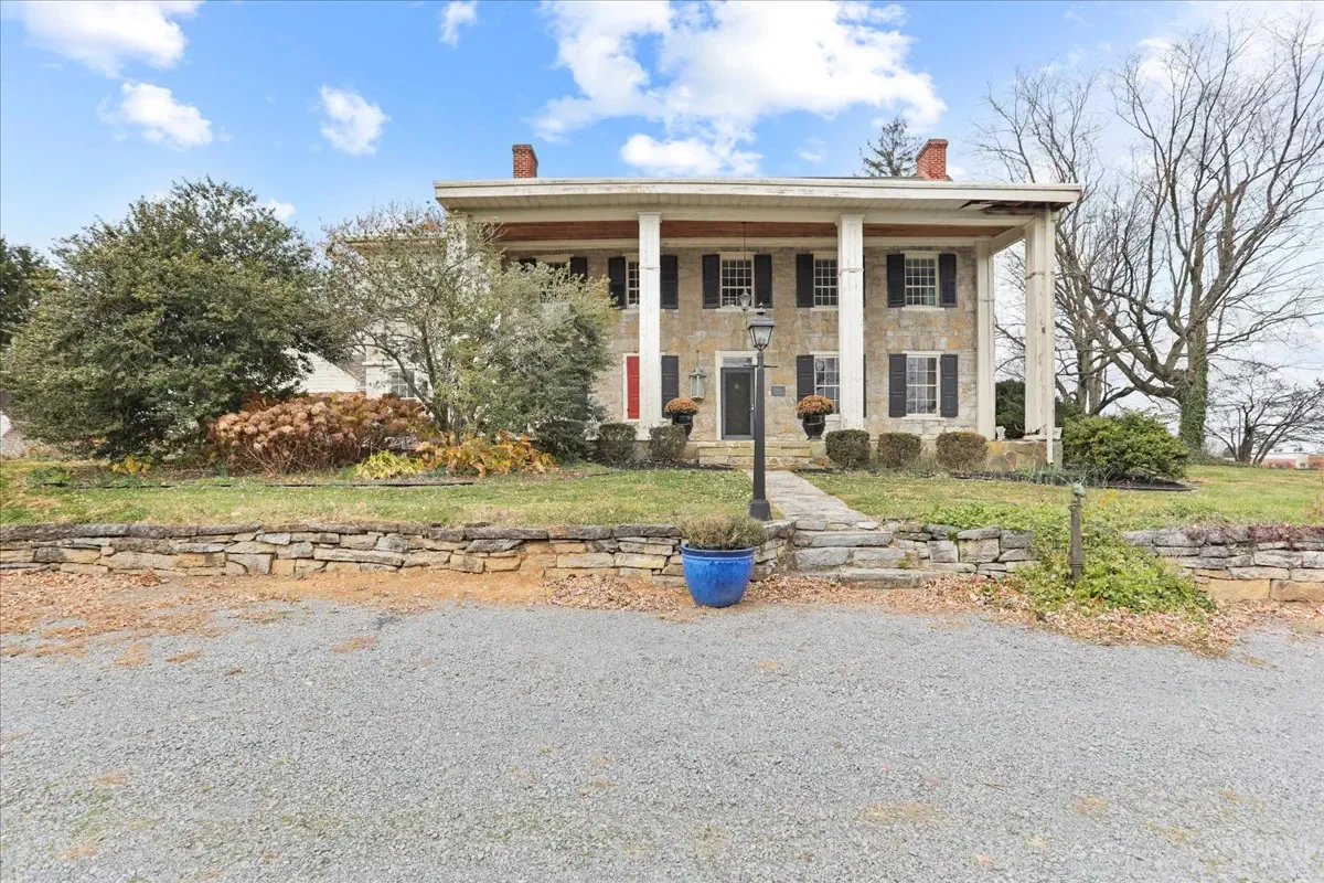 The Mitchell Shook House 1783 Federal style Greencastle Pennsylvania (34).webp