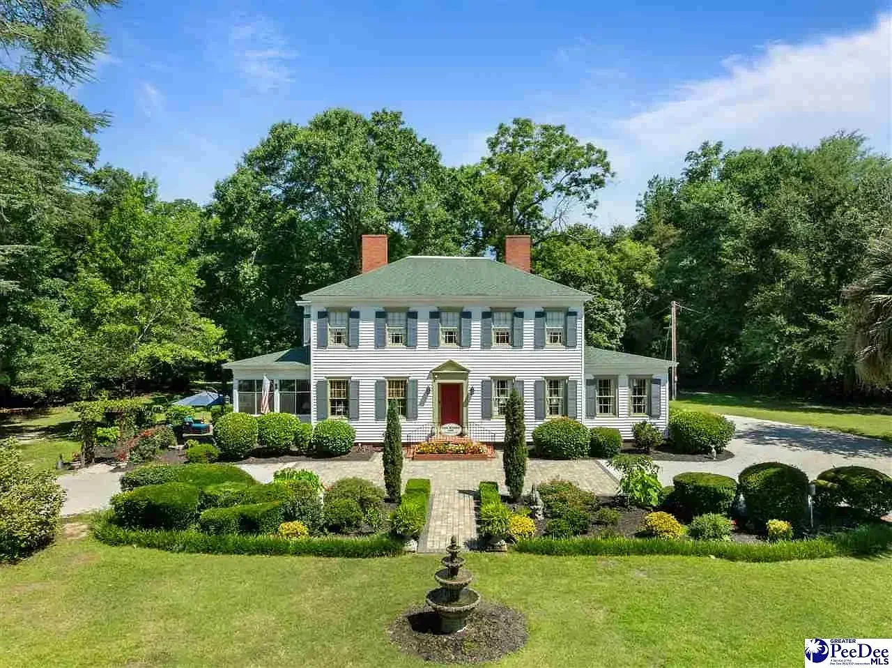 Oak Manor Inn 1892 Colonial Revival Hartsville South Carolina - 1 - front view.webp