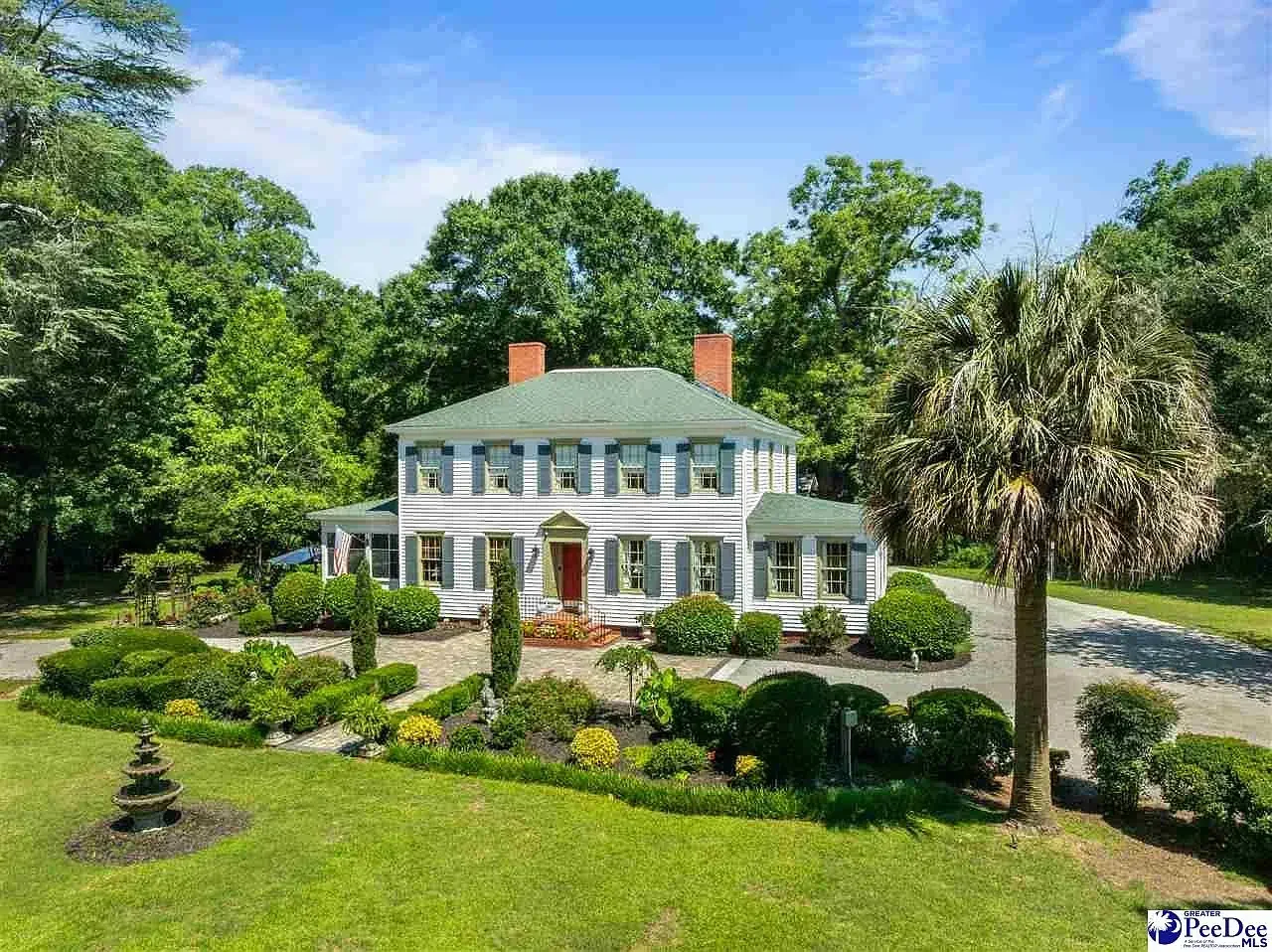 Oak Manor Inn 1892 Colonial Revival Hartsville South Carolina - 2 - front view.webp
