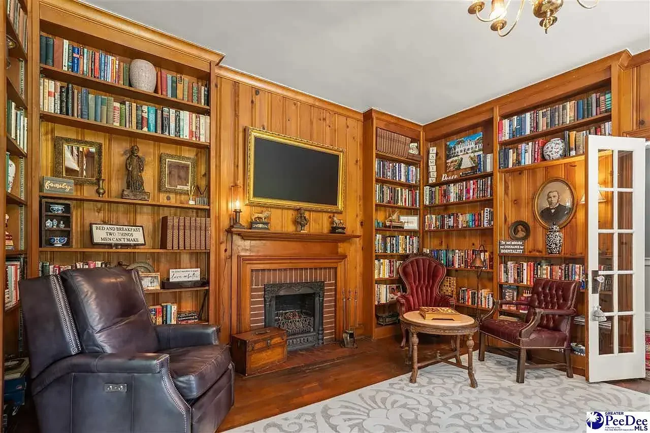 Oak Manor Inn 1892 Colonial Revival Hartsville South Carolina - 8 - library.webp