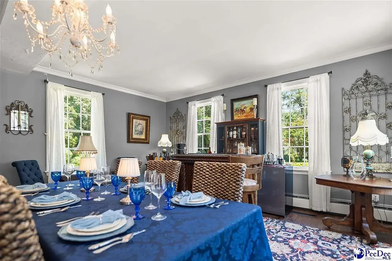 Oak Manor Inn 1892 Colonial Revival Hartsville South Carolina - 12 - dining room.webp