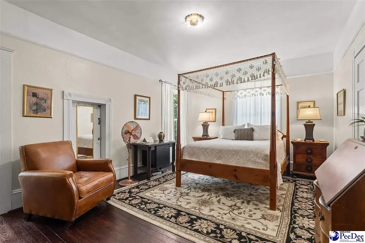 Oak Manor Inn 1892 Colonial Revival Hartsville South Carolina - 21 - bedroom.webp