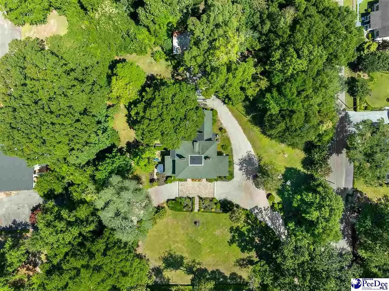 Oak Manor Inn 1892 Colonial Revival Hartsville South Carolina - 48 - aerial view.webp