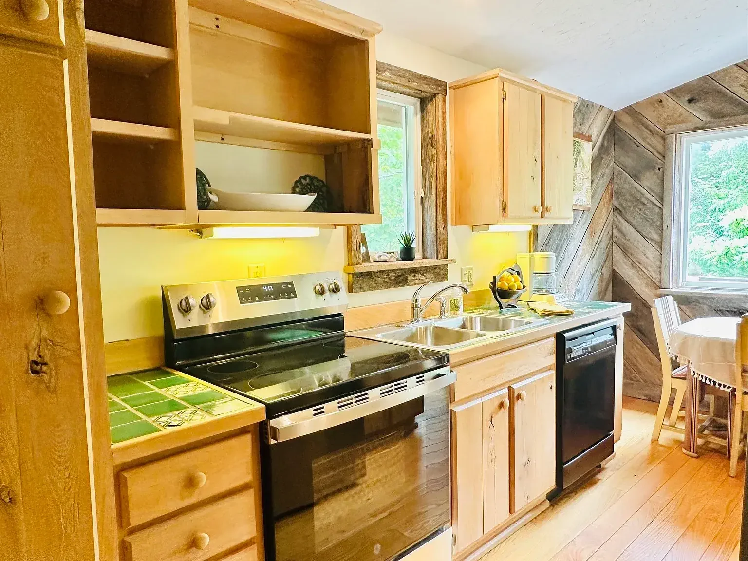 Moffatts Creek Mill 1870 Converted Mill Raphine Virginia - 32 - kitchen.webp