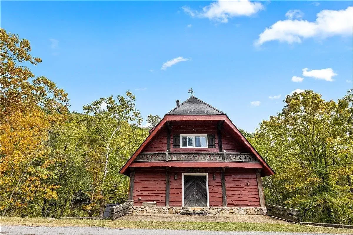 Moffatts Creek Mill 1870 Converted Mill Raphine Virginia - 61 - front view.webp
