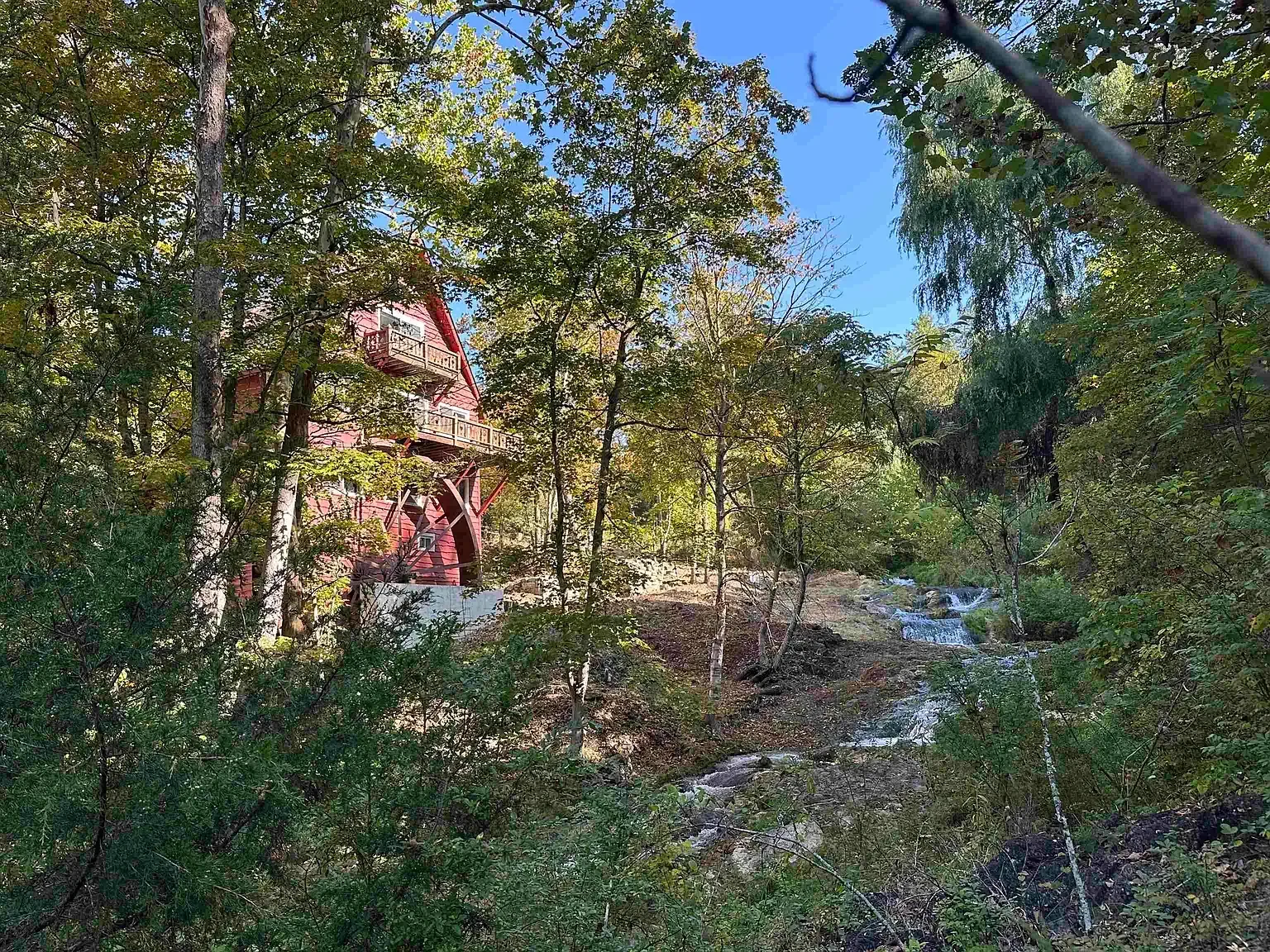 Moffatts Creek Mill 1870 Converted Mill Raphine Virginia - 67 - garden.webp