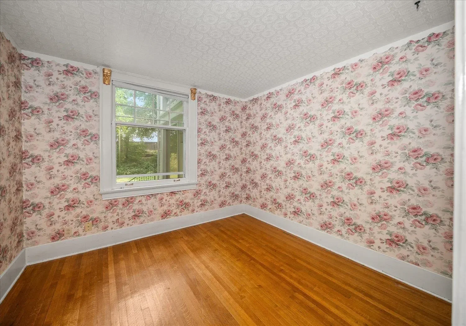 1912 Eclectic house Spokane Washington - 36 - room.webp