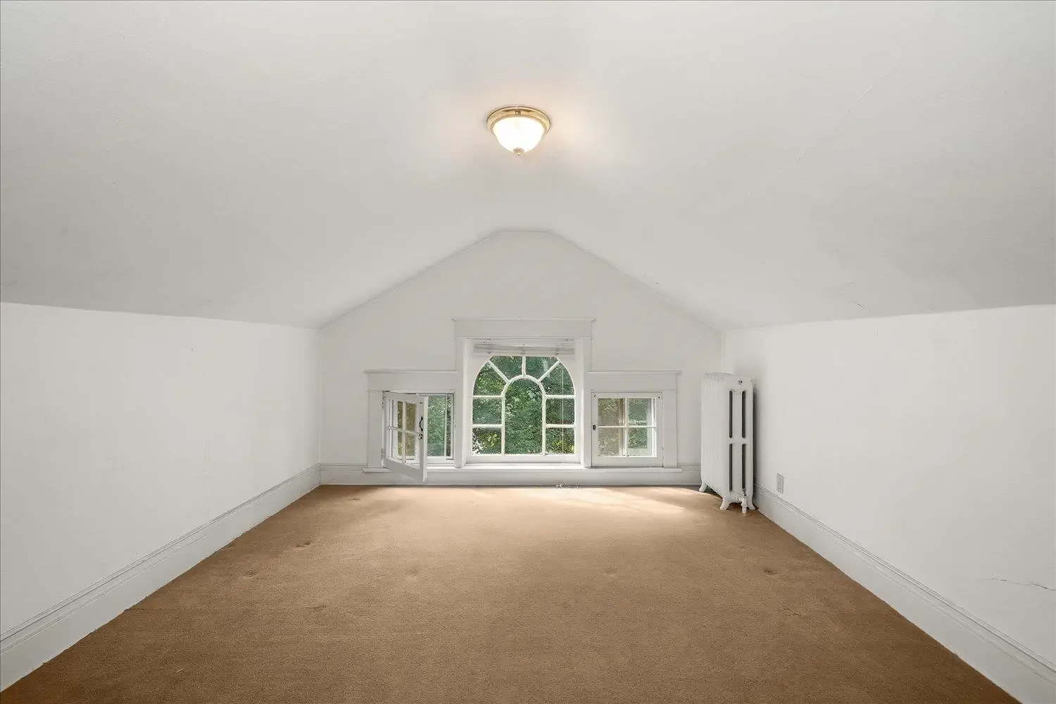 1912 Eclectic house Spokane Washington - 42 - room.webp