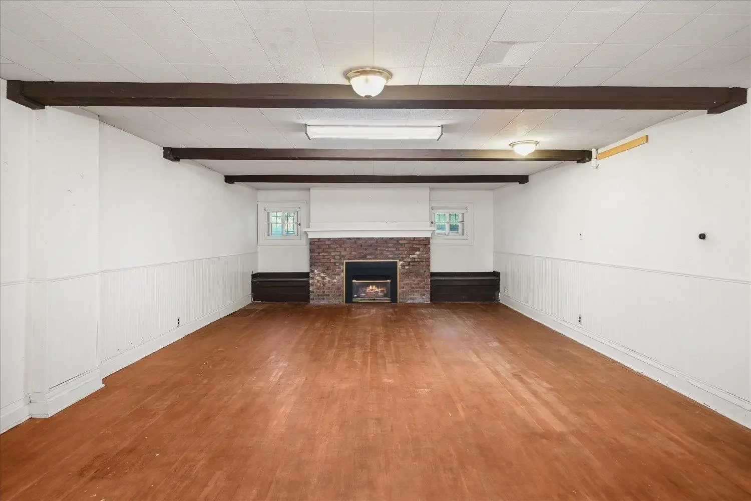 1912 Eclectic house Spokane Washington - 45 - big room.webp