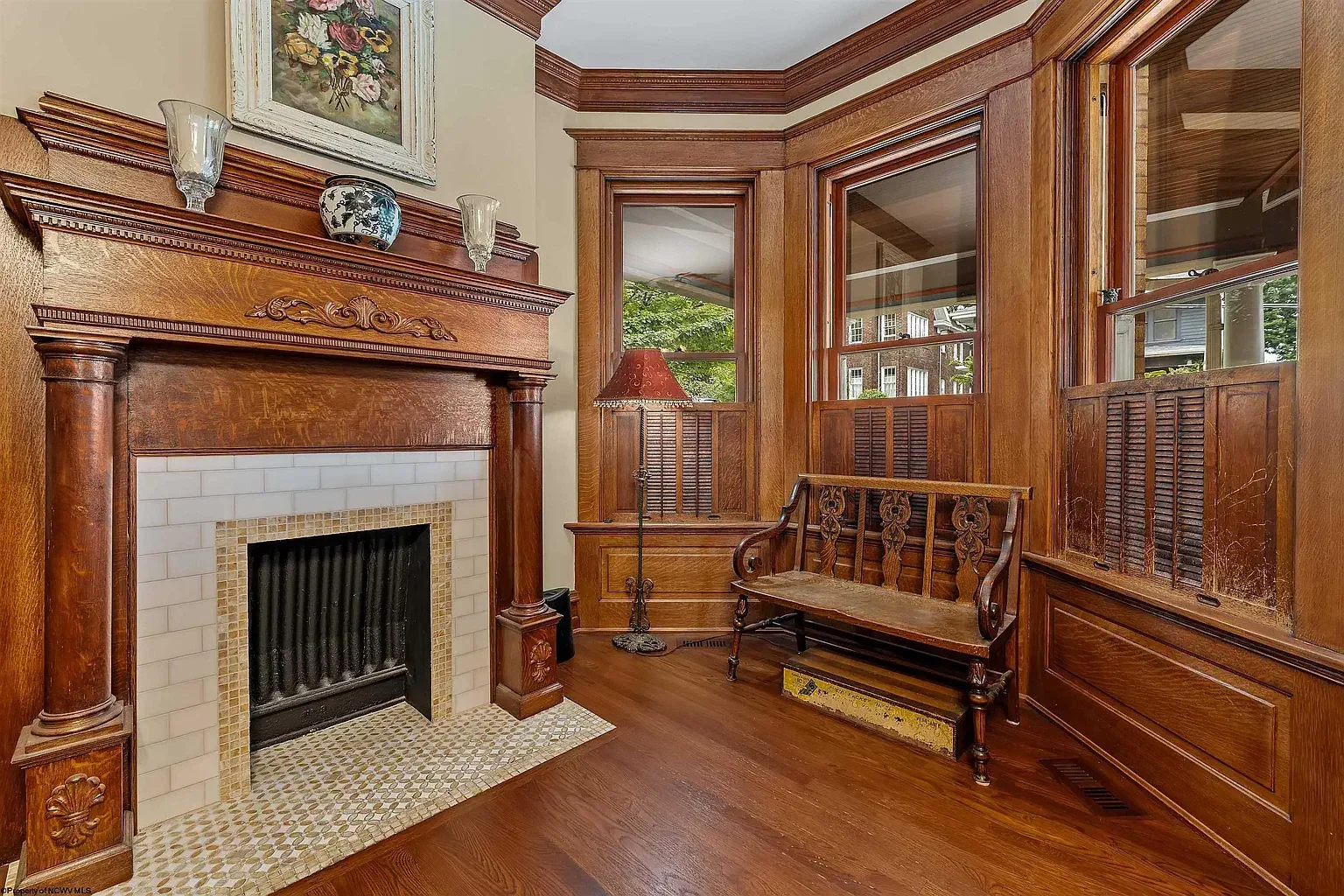 1902 Queen Anne house Morgantown West Virginia - 11 - foyer.webp