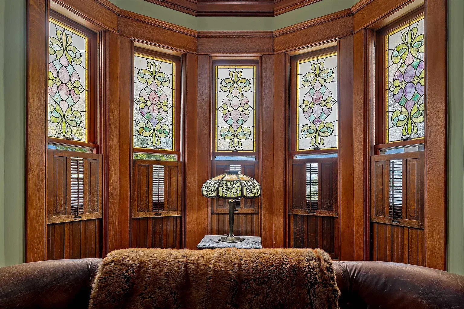 1902 Queen Anne house Morgantown West Virginia - 17 - family room.webp