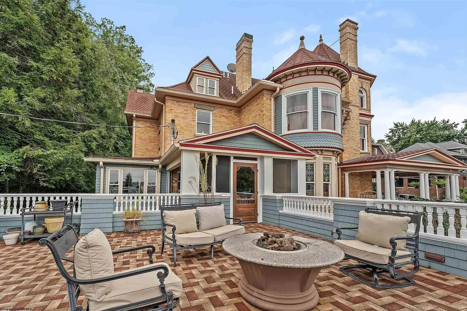 1902 Queen Anne house Morgantown West Virginia - 29 - veranda.webp
