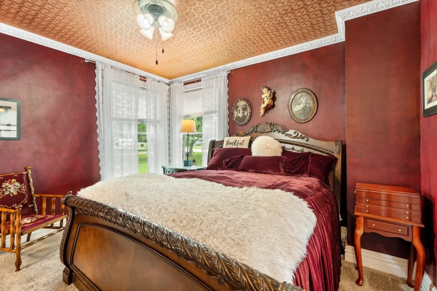 1895 Victorian house Gayville South Dakota - 6 - bedroom.webp