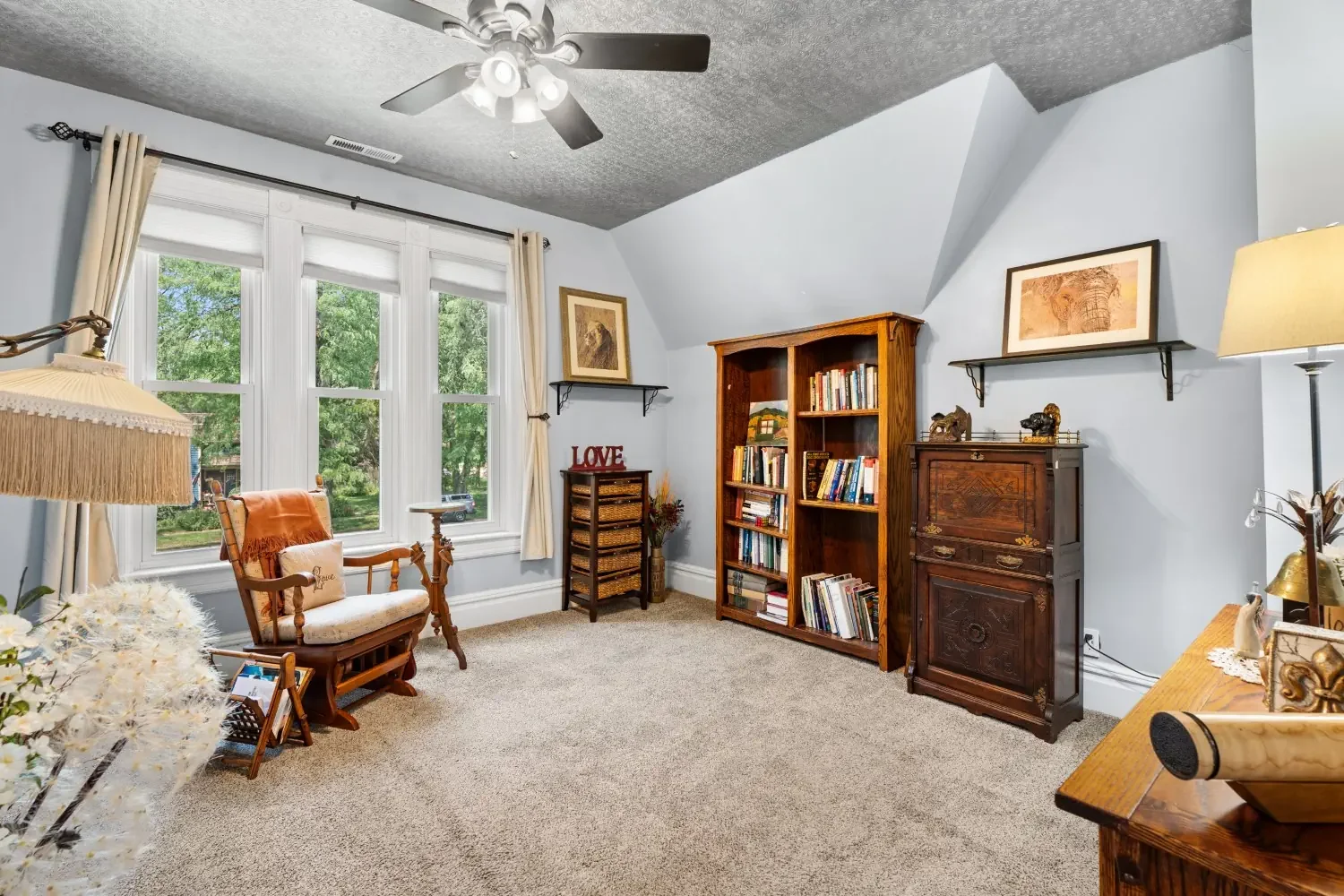 1895 Victorian house Gayville South Dakota - 20 - library.webp