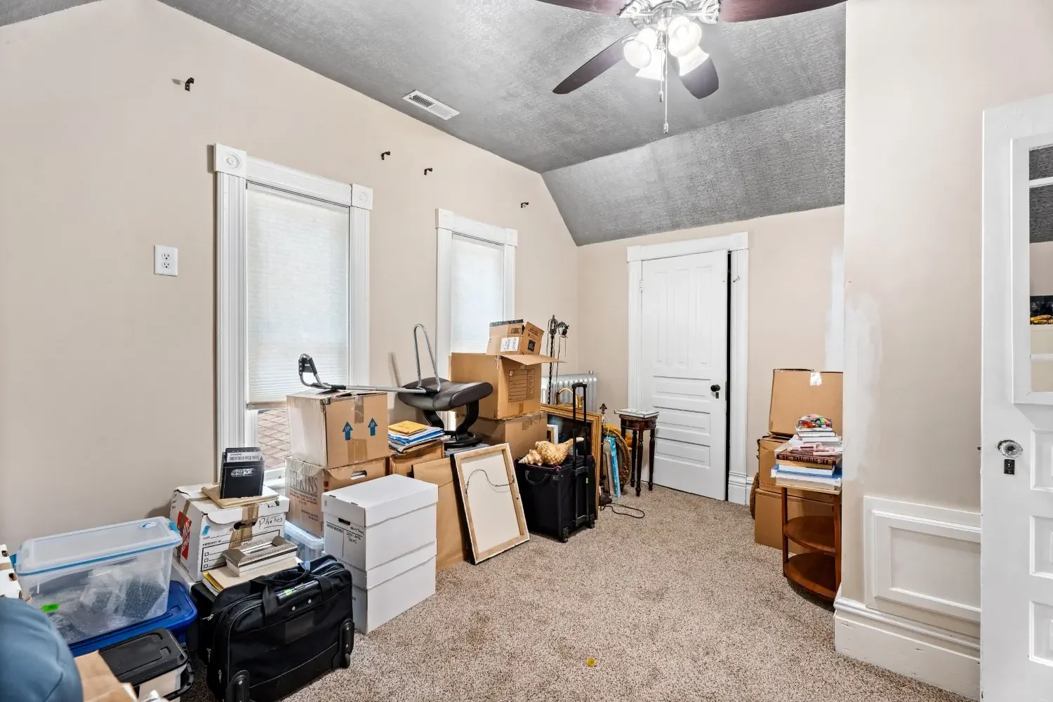 1895 Victorian house Gayville South Dakota - 22 - storage.webp