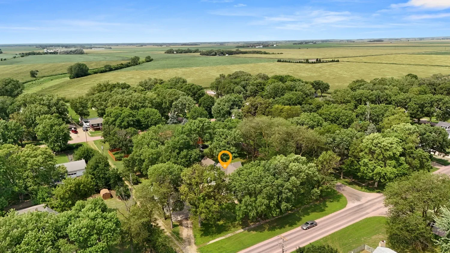 1895 Victorian house Gayville South Dakota - 28 - aerial view.webp