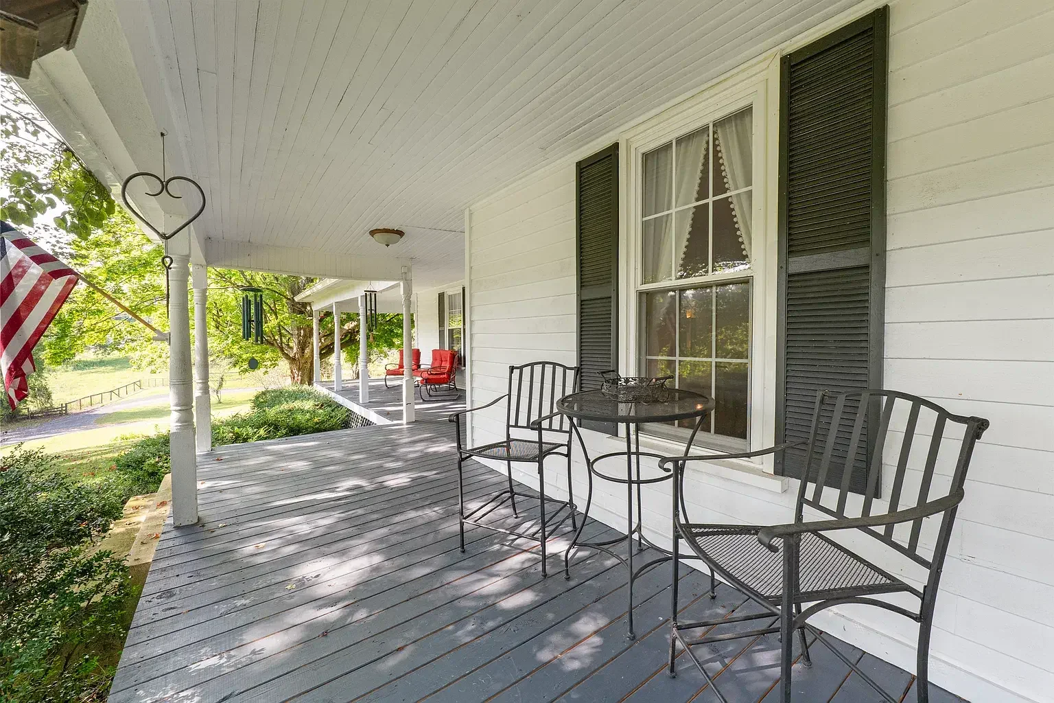 The Bowman House 1899 Farmhouse Abingdon Virginia - 4 - front porch.webp