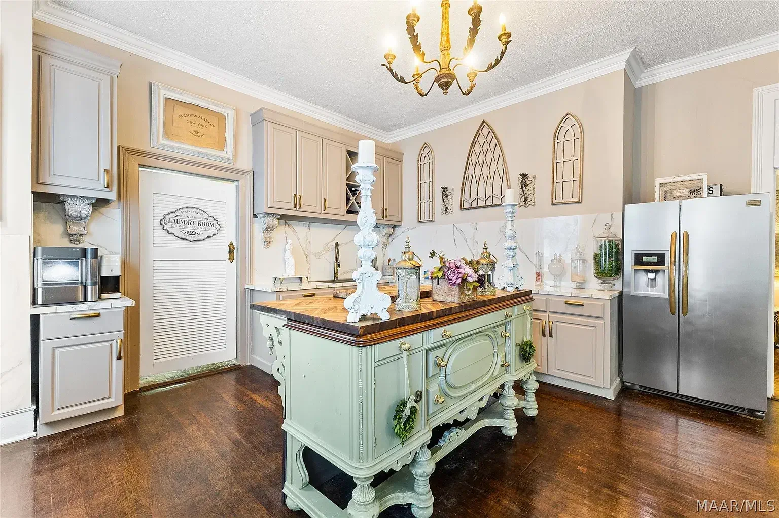 1925 Eclectic house Montgomery Alabama - 13 - kitchen.webp