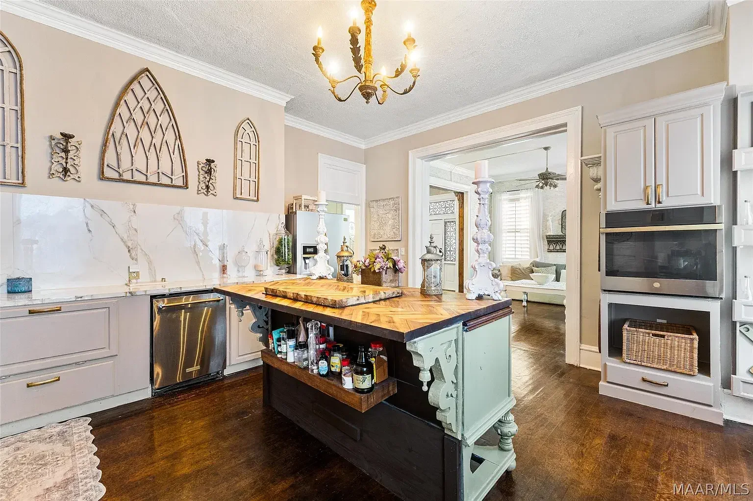 1925 Eclectic house Montgomery Alabama - 14 - kitchen.webp