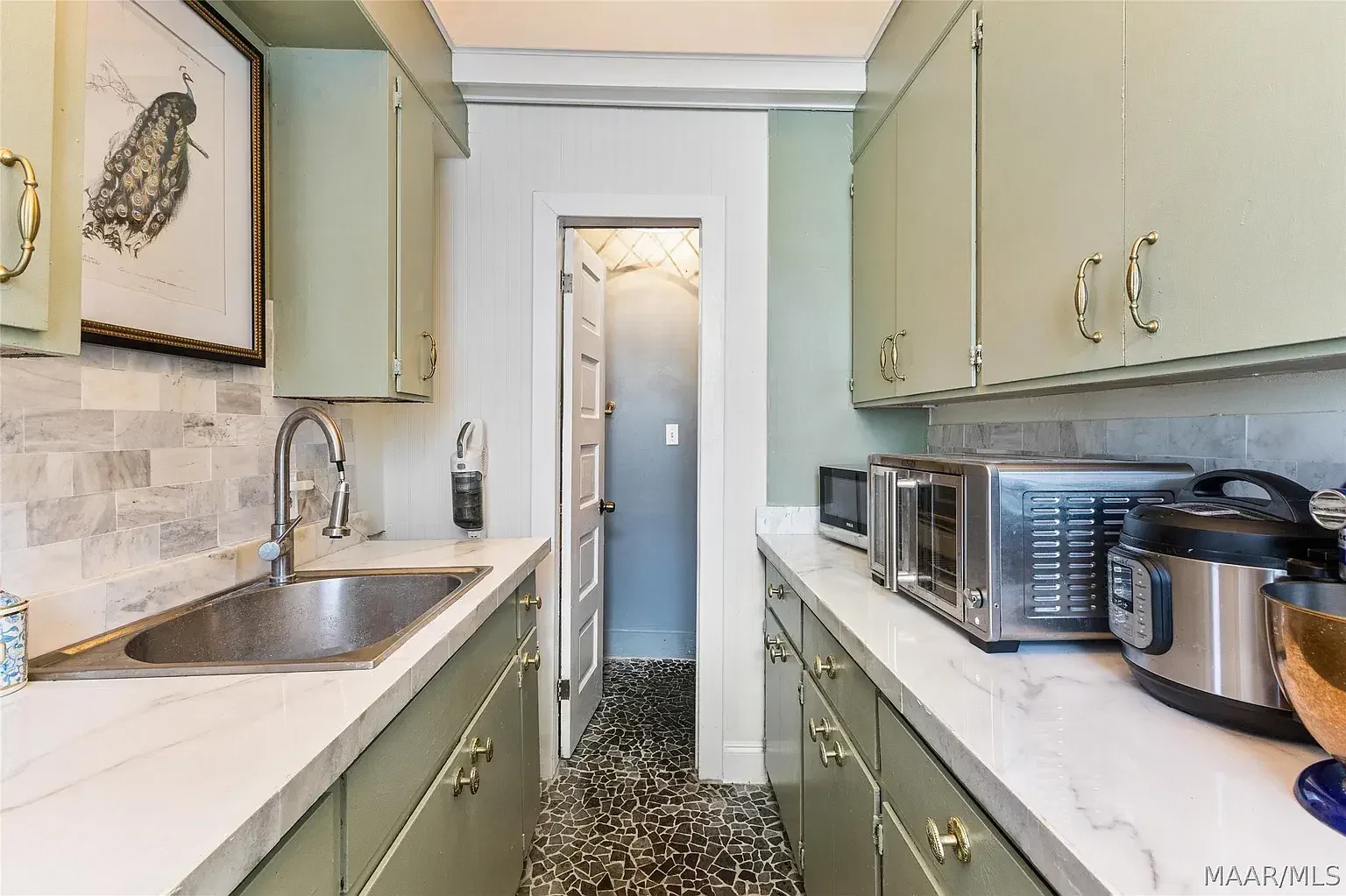 1925 Eclectic house Montgomery Alabama - 16 - kitchen.webp