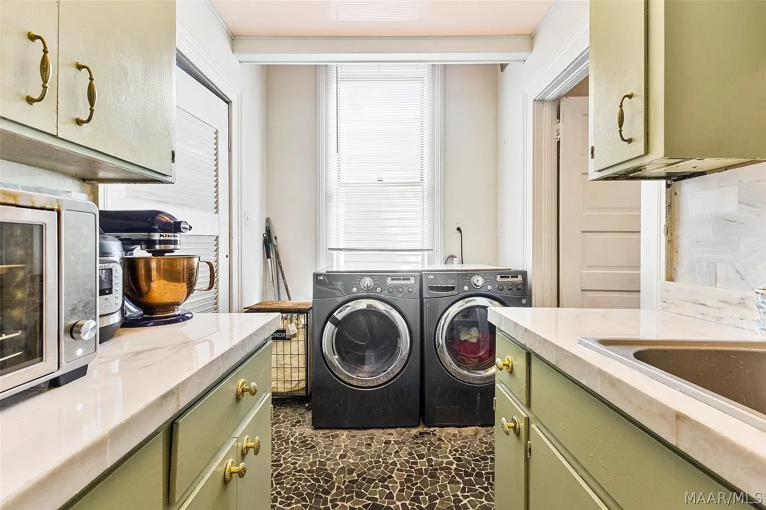 1925 Eclectic house Montgomery Alabama - 18 - laundry.webp