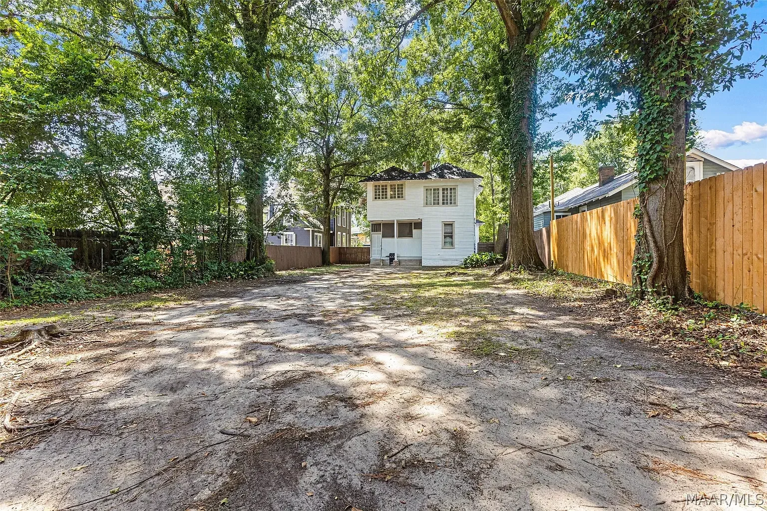 1925 Eclectic house Montgomery Alabama - 23 - backyard.webp