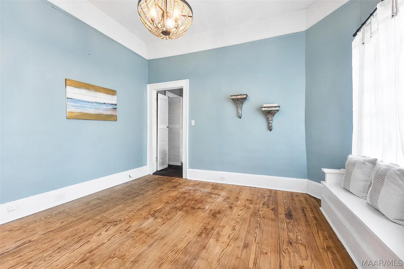 1925 Eclectic house Montgomery Alabama - 28 - relax room.webp