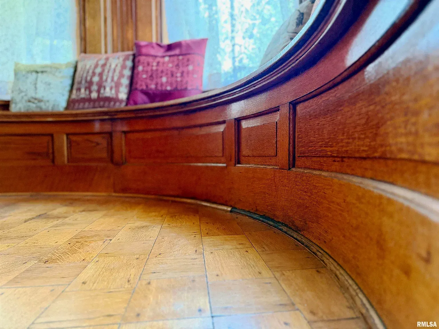 The Wilson Craig House 1889 Queen Anne Galesburg Illinois - 7 - foyer.webp