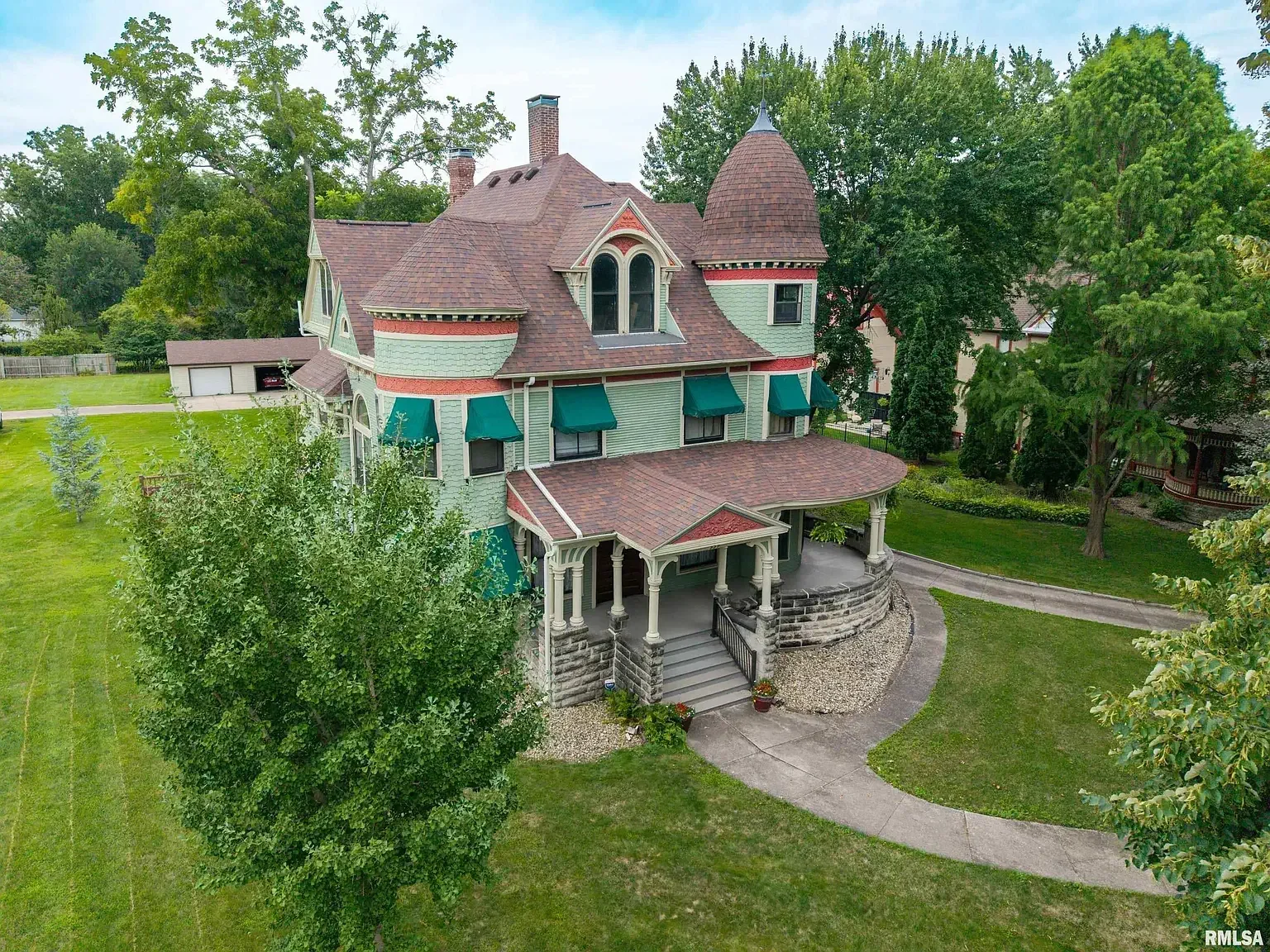 The Wilson Craig House 1889 Queen Anne Galesburg Illinois - 81 - front view.webp