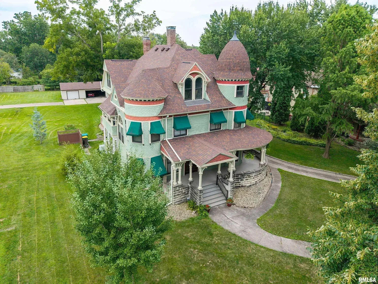The Wilson Craig House 1889 Queen Anne Galesburg Illinois - 82 - front view.webp