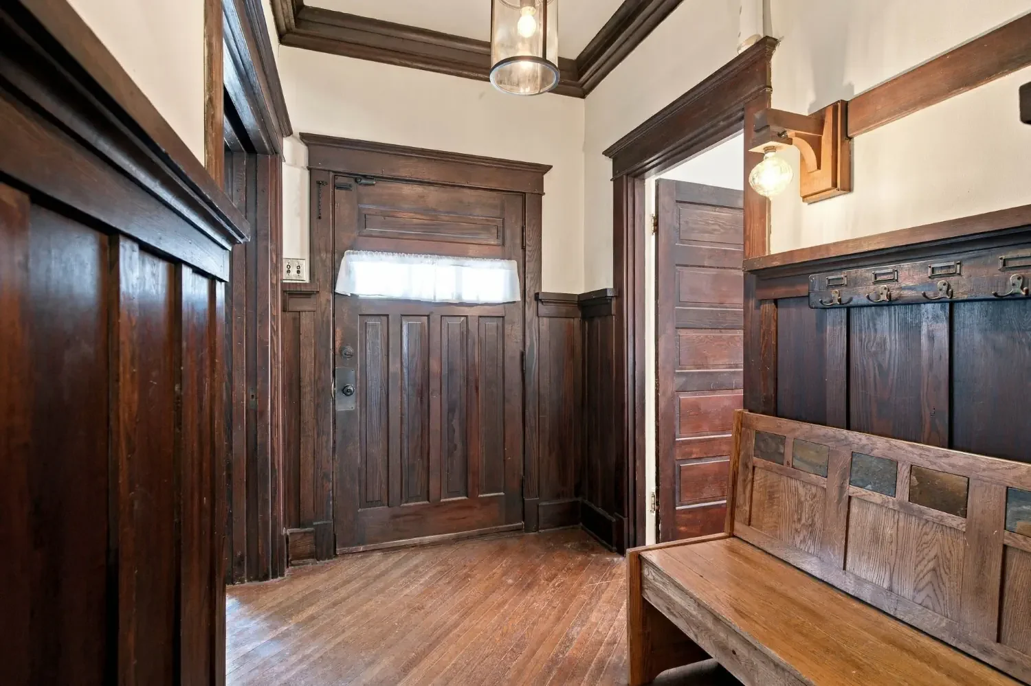 1913 Craftsman house Winchester Kentucky (10).webp