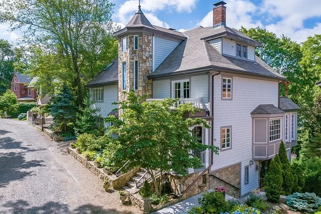 1899 Queen Anne house Boston Massachusetts - front view
