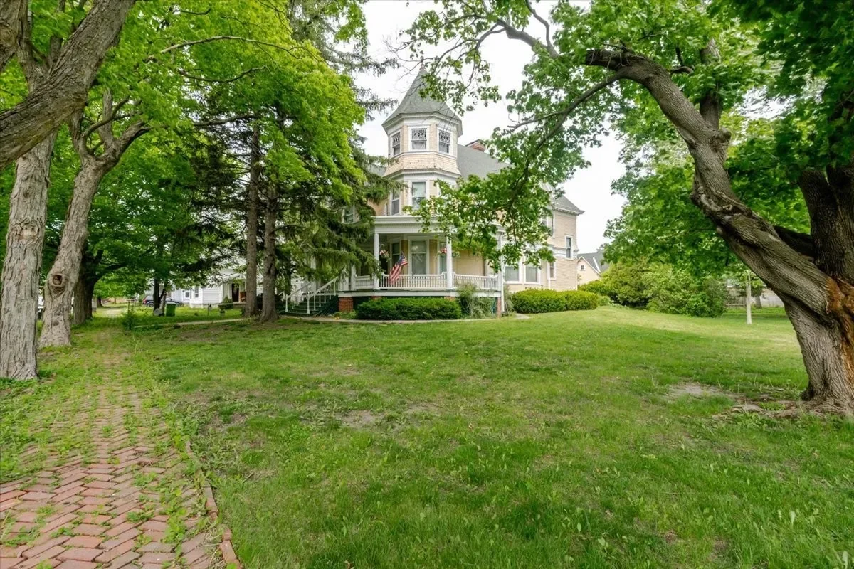 1899 Victorian house Chenoa Illinois - front view