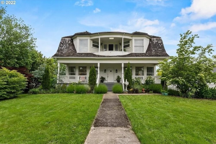 1900 Dutch Colonial Revival house in Forest Grove, Oregon 870k Old