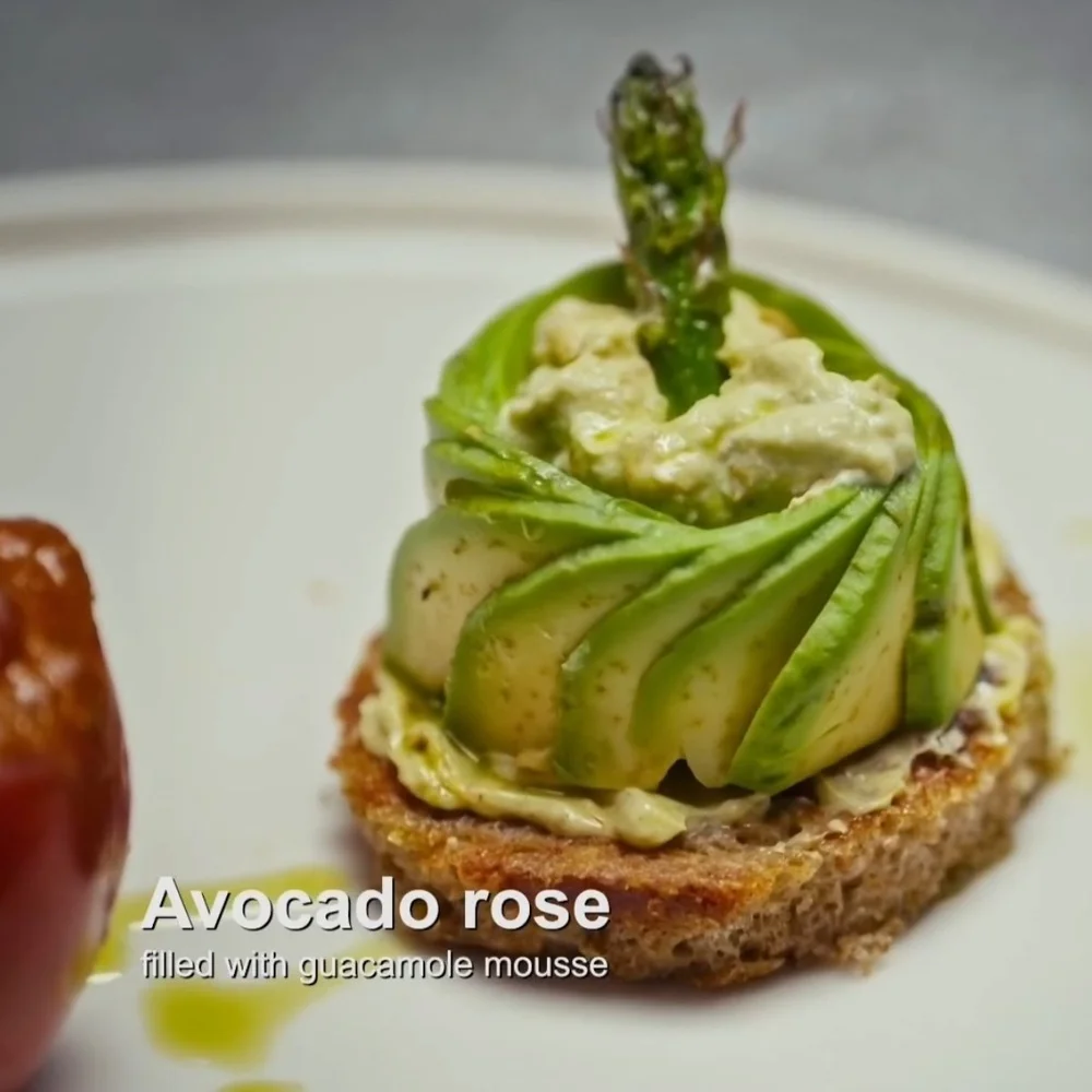 Lona's avocado rose filled with guacamole mousse MasterchefS5E14.jpg