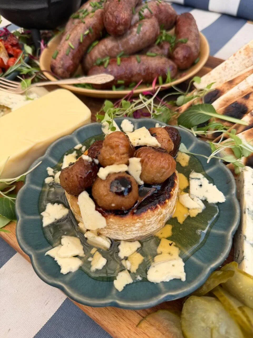 springboks-braai-cheese-board-camembert-roasted-tomato-rosemary-dip.jpeg