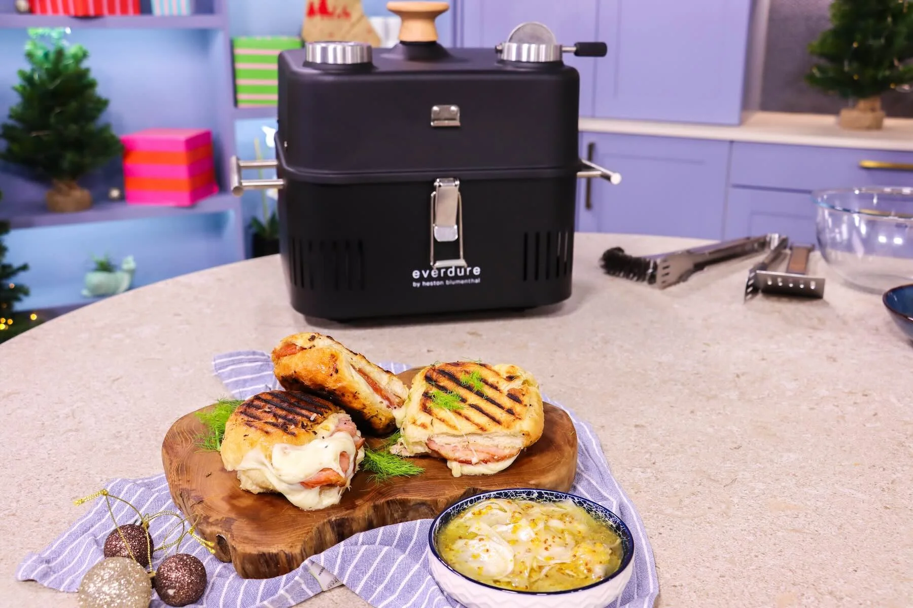 Gammon Braai Broodjies Everdure cube 360