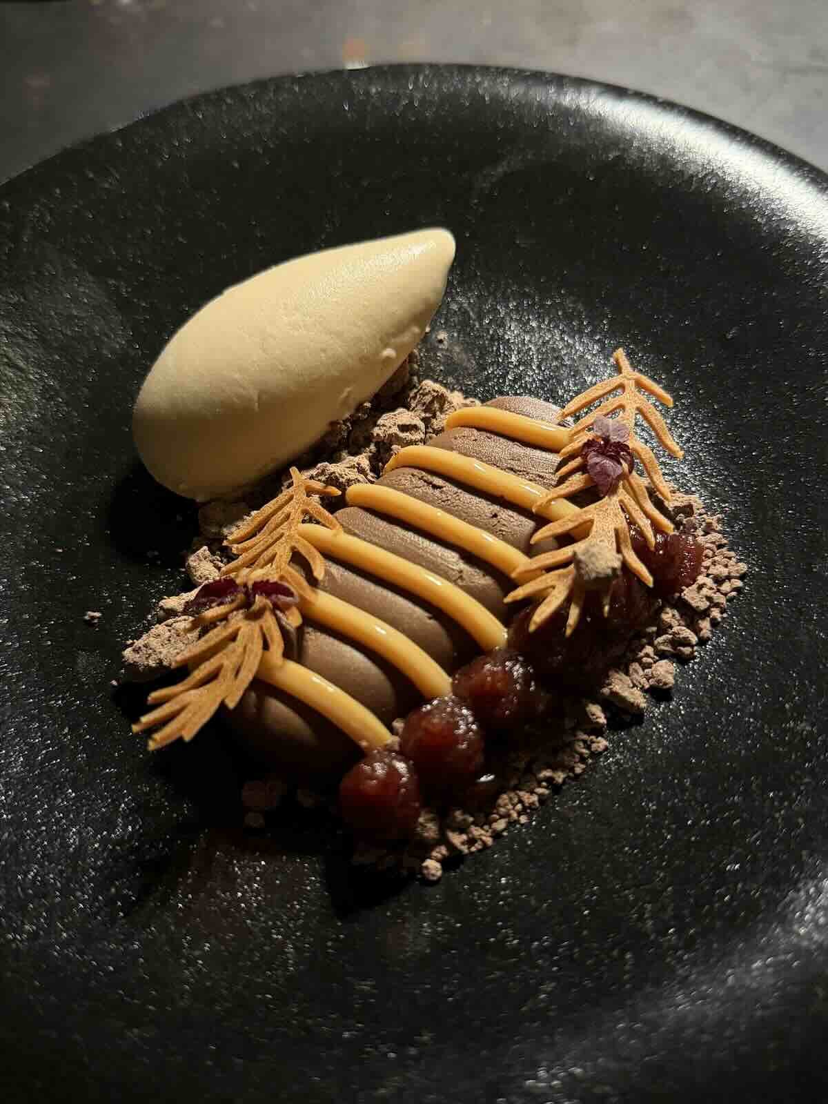 Terrarium-restaurant-Tanzanie-Dark-Chocolate -crémeux-Cranberry-Dulce-de-leche-Chai.jpeg