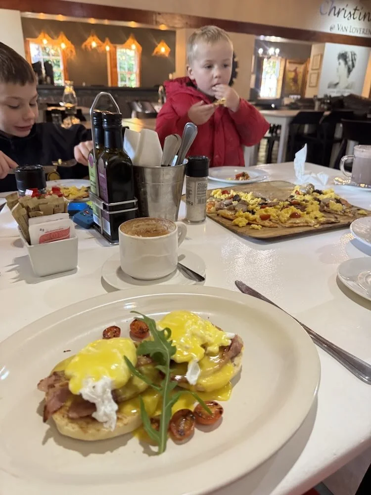 Robertson-Van-Loveren-breakfast-pizza-Christinas.jpg