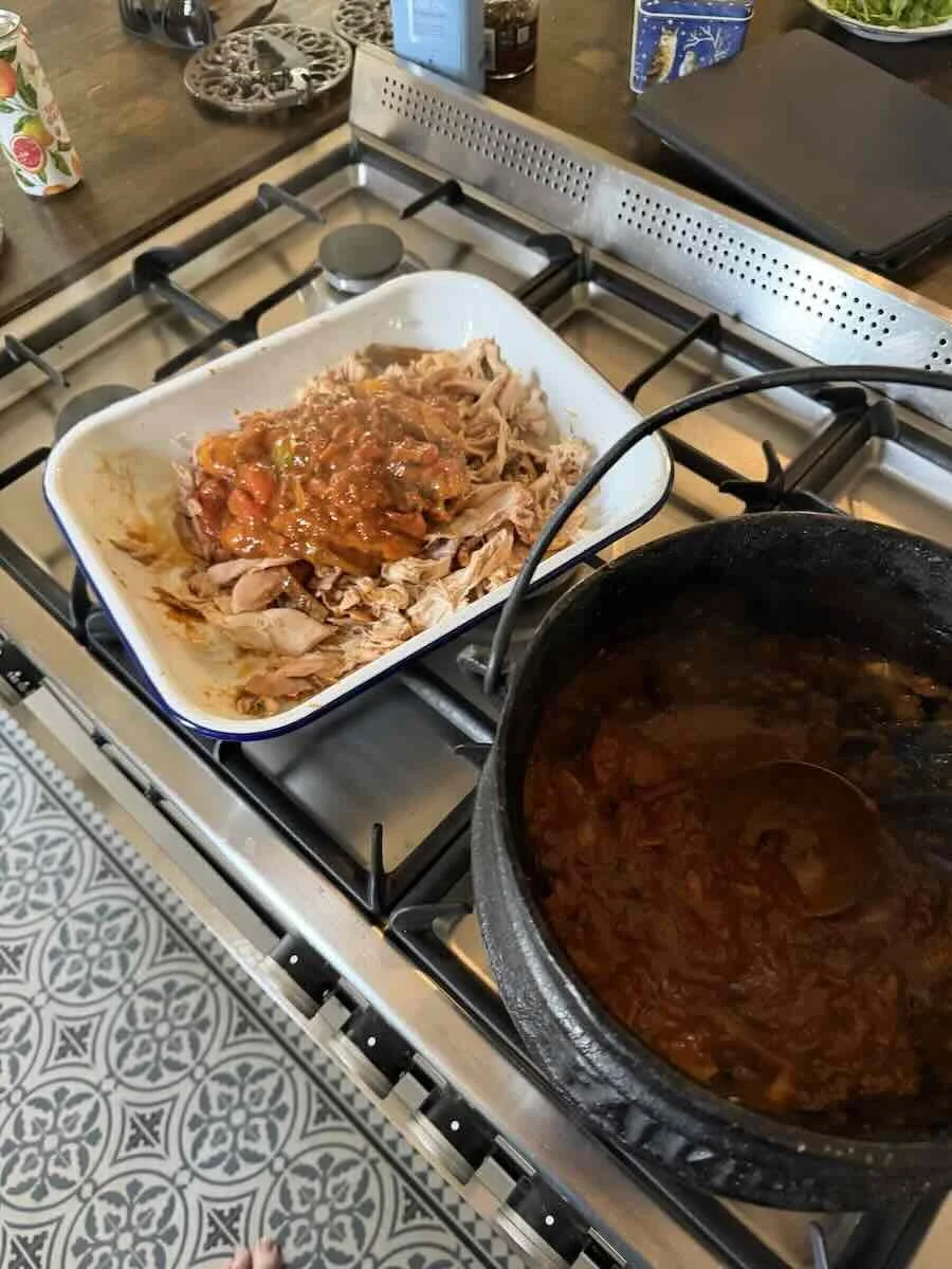 Ou-Skool-Robertson-cape-malay-shredded-chicken-potjie-pot.JPG.jpeg