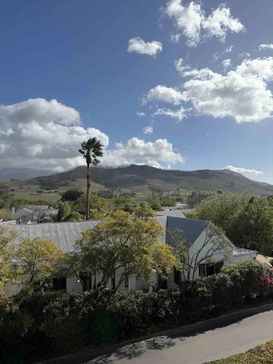 Franschhoek-Boutique-Hotel-mountain-view