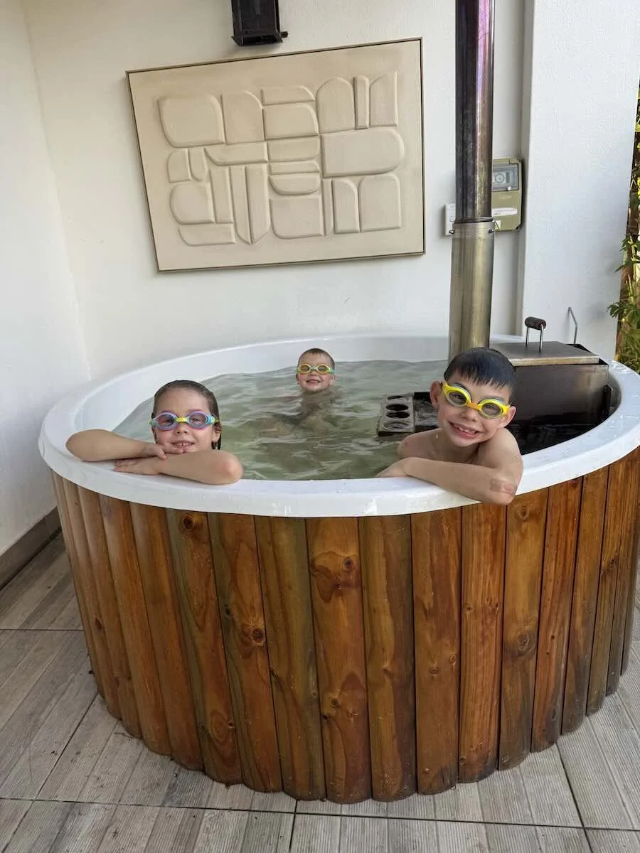 Fransvliet-Estate-kids-hot-tub.jpg