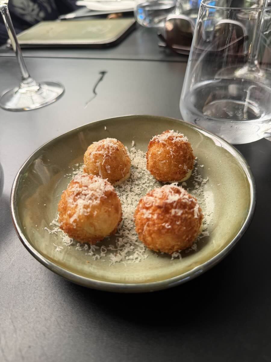 Spek-Bone-Stellenbosch-bechamel-croquettes
